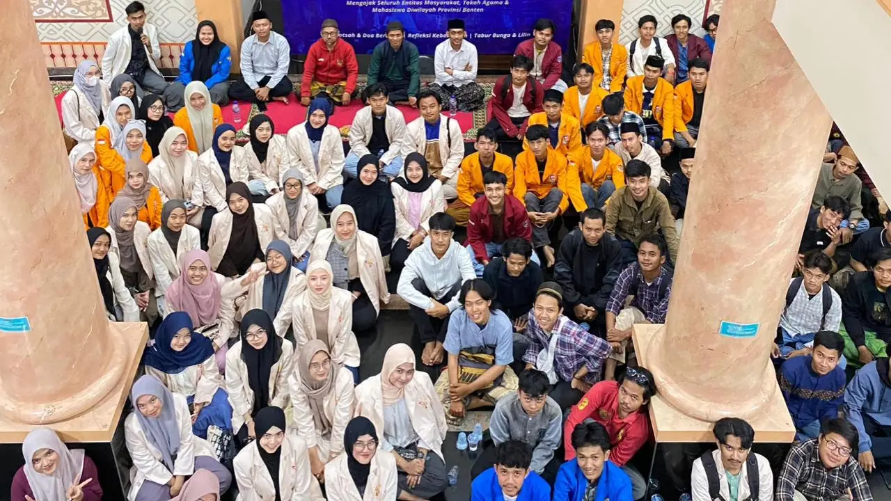 Dewan Eksekutif Mahasiswa Perguruan Tinggi Keagamaan Islam Negeri (DEMA PTKIN) menggelar Istighosah dan doa bersama di Kampus 1 UIN Sultan Maulana Hasanuddin (SMH) Banten, Selasa (2/9/2025) (Istimewa)
