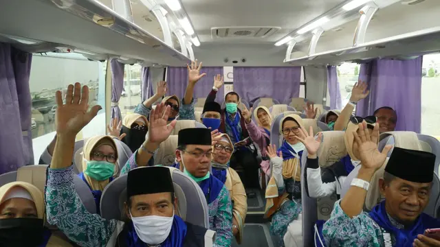 Jemaah haji yang sudah mendarat di Bandara Prince Mohammed bin Abdul Aziz. Foto: Darmawan/MCH