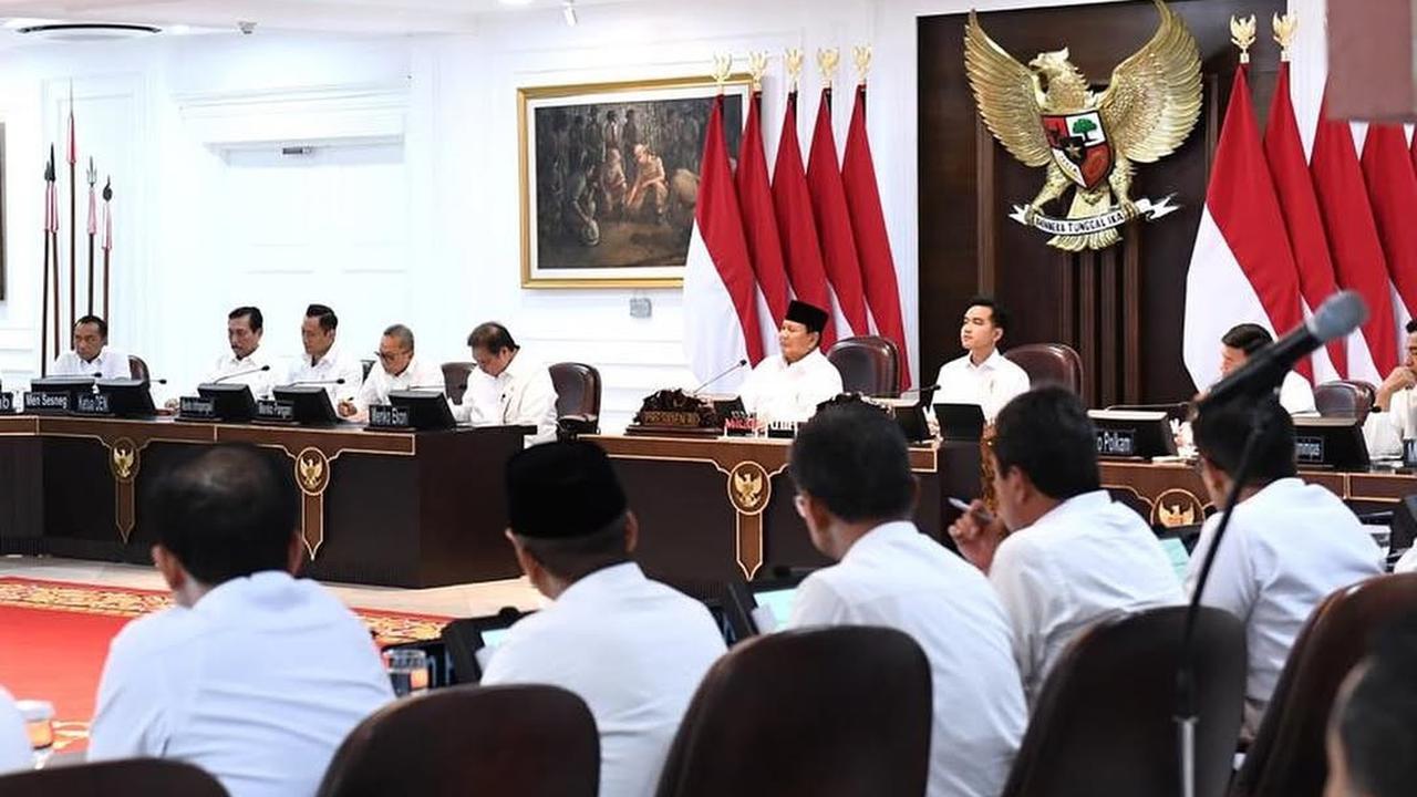 Tiga Srikandi Cantik di Kabinet Merah Putih, Tampil Kompak saat Sidang Kabinet di Istana
