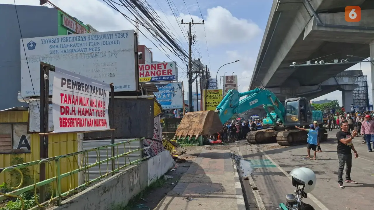 Eksekusi lahan di Tengah Kota Makassar diwarnai kericuhan (Liputan6.com/Fauzan)