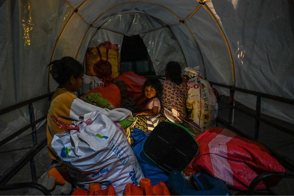 FOTO:  Perang Thailand-Kamboja Tewaskan Belasan Warga dan Picu 120 Ribu Pengungsi