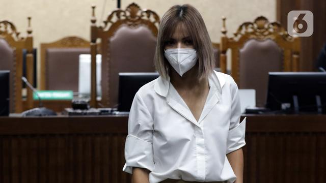 FOTO: Sidang Lanjutan Nia Ramadhani dan Ardi Bakrie