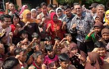 Bagi-Bagi Buku Bergambar Jan Ethes ke Siswa SD Surabaya Disorot, Ini Penjelasan Gibran