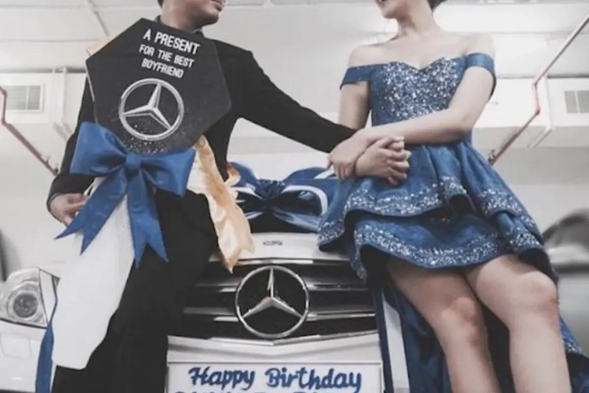 [Bintang] Anya Geraldine Ngasih Mobil ke Pacar, Netizen Langsung Heboh