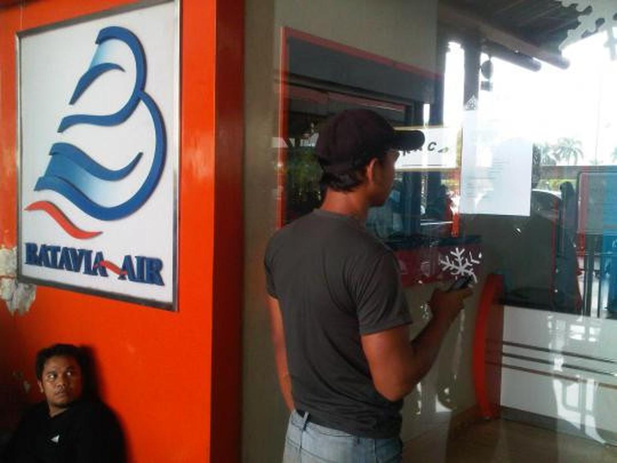 Kantor Batavia Air 'dikepung' calon penumpang