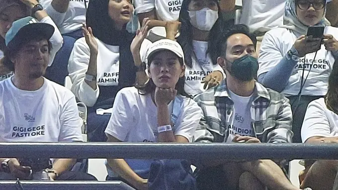 [Fimela] Potret kebersamaan Syahnaz Sadiqah dan Jeje Govinda di Lagi-Lagi Tenis