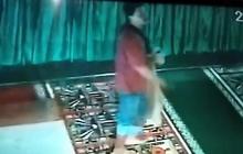 Bukannya Cari Pahala, Pria Ini Malah Sibuk 'Copot' Amplifier Masjid