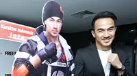 Joe Taslim di tengah panggung turnamen Free Fire Indonesia Master (FFIM) 2020 Spring pada minggu (15/3/2020) di Tennis Indoor Senayan, Jakarta. (Bambang Ekoros Purnama)