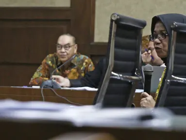 Mantan Wakil Ketua Komisi VII DPR Eni Maulani Saragih memberikan kesaksian pada sidang lanjutan terdakwa Johannes Budisutrisno Kotjo di Pengadilan Tipikor Jakarta, Kamis (11/10). Eni bersaksi di sidang kasus PLTU Riau-1. (Liputan6.com/Herman Zakharia)