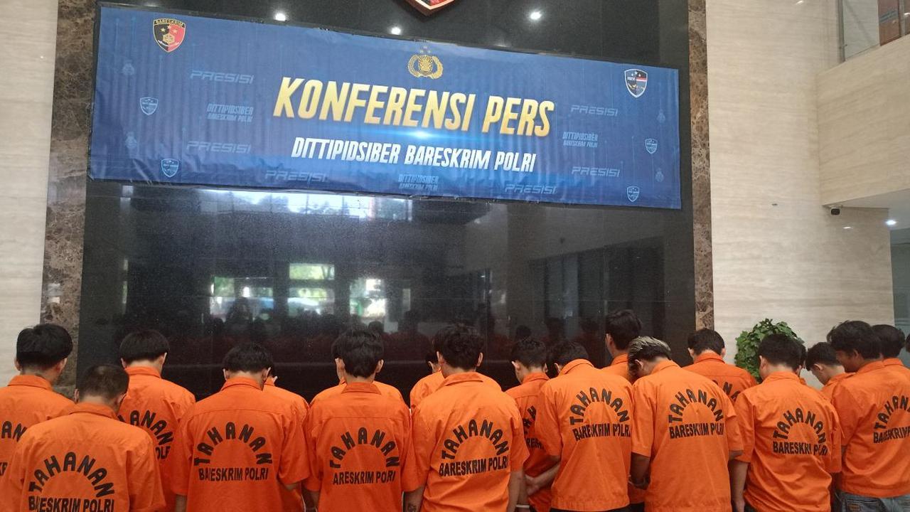 Bareskrim Polri membongkar praktik kasus judi online dan dan menetapkan 31 orang sebagai tersangka.