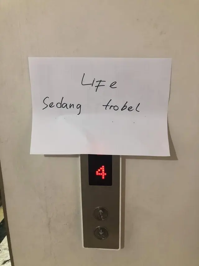 6 Pengumuman Nyeleneh di Tempat Umum Ini Bikin Gagal Paham