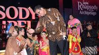 Menteri Koordinator Bidang Perekonomian Airlangga Hartarto memeriahkan kegiatan Festival KebudayaanRhapsody of the Archipelago, Jumat (26/08).