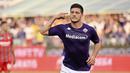 Luka Jovic memilih meninggalkan Real Madrid menuju Fiorentina setelah sepakat putus kontrak. Pada laga debutnya di Liga Italia melawan Cremonese, pemain Serbia tersebut sukses menyumbang satu gol untuk kemenangan 3-2 La Viola. Tampaknya, Luka Jovic akan mendapatkan performanya kembali di klub ini. (LaPresse via AP/Fabrizio Corradetti)