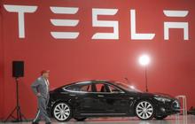 Tesla Model S, sedan sport tenaga listrik resmi dipasarkan.