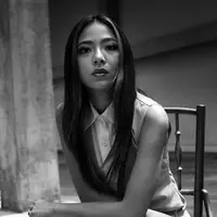 Nadia Vega. (Dress by Sissaechic/ IG @sissaechic, Earrings by  ADELLE/ IG @adellejewellery, Photographer: Ejja Pahlevi/ IG @ejjaxz, Mua: Listerianto/ IG @BDTVRLIST, Fashion Stylist: Iwan Latiff/ IG @iwanlatiff, Bintang.com)