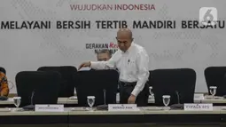 Menko Bidang Pembangunan Manusia dan Kebudayaan, Muhadjir Effendy bersiap memimpin rakor tingkat menteri di Kantor Kemenko PMK, Jakarta, Kamis (20/2/2020). Rakor membahas kebijakan transformasi subsidi terkait isu rencana pemerintah mencabut subsidi elpiji 3 kg. (Liputan6.com/Faizal Fanani)