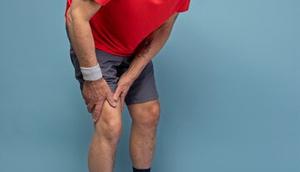 Waspadai gejala-gejala asam urat yang kapan saja bisa menyerang kamu tanpa bisa disadari. Untuk itu baca dan pahamilah 4 gejala ini agar terhindar dari serangan asam urat secara tiba-tiba. (Sumber: Freepik).