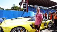 Raffi Ahmad Nunggak Pajak Mobil Mewah?