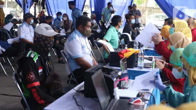 Giliran 1.000 Sopir Transportasi Umum Divaksin COVID-19 di Poris Plawad Tangerang