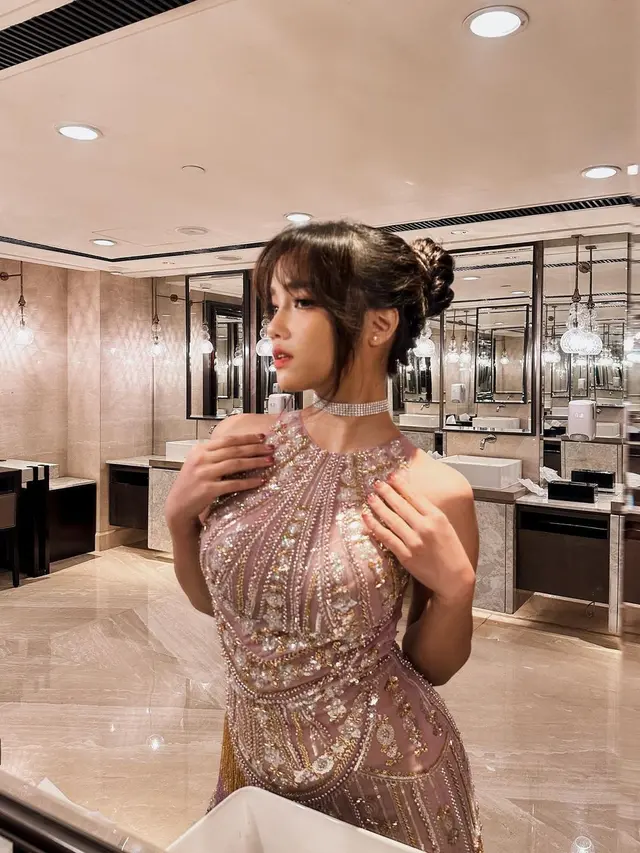 Intip Gaya Fashion Elegan dan Imut Fuji Mantan Thariq Halilintar saat Hadiri Acara Seleb Papan Atas