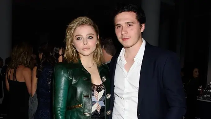 [Bintang] Chloe Grace Moretz dan Brooklyn Beckham Tunangan?