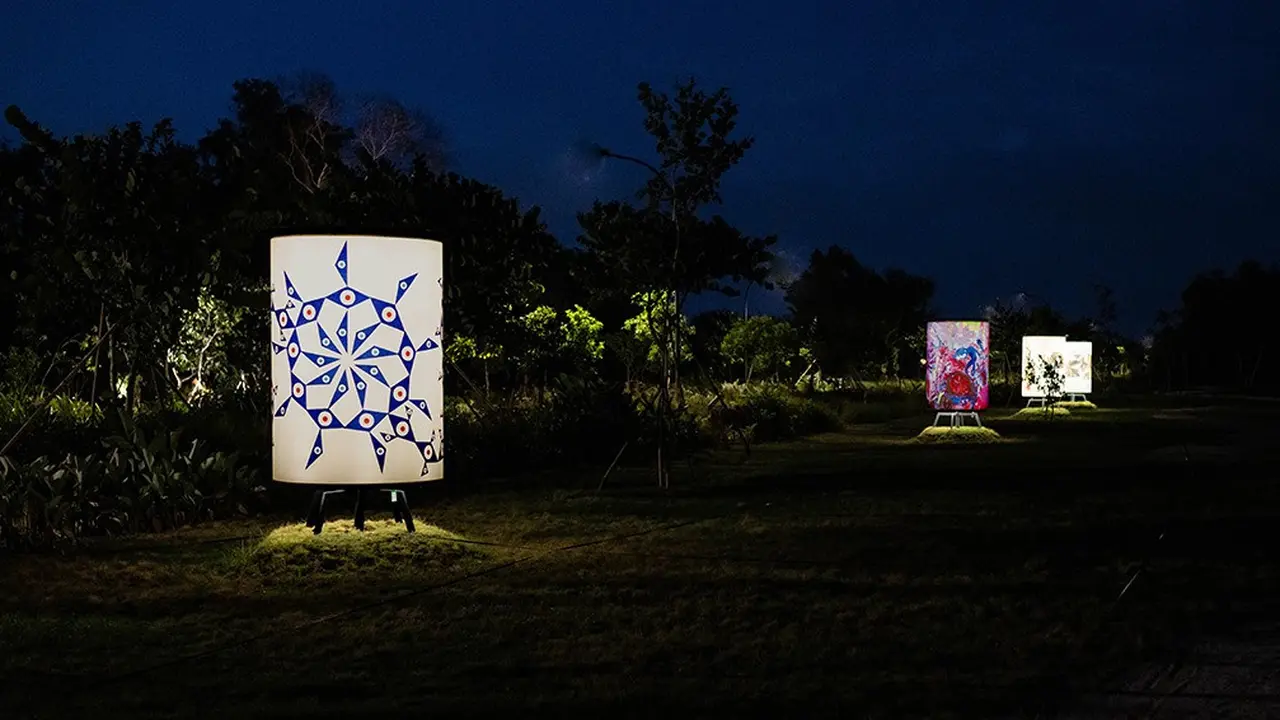 Pameran seni transformative Constellations H20