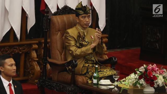 Jokowi Berbaju Sasak