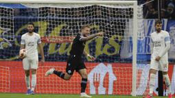 Sementara Lazio menorehkan gol melalui Felipe Anderson dan Ciro Immobile. (AP/Daniel Cole)