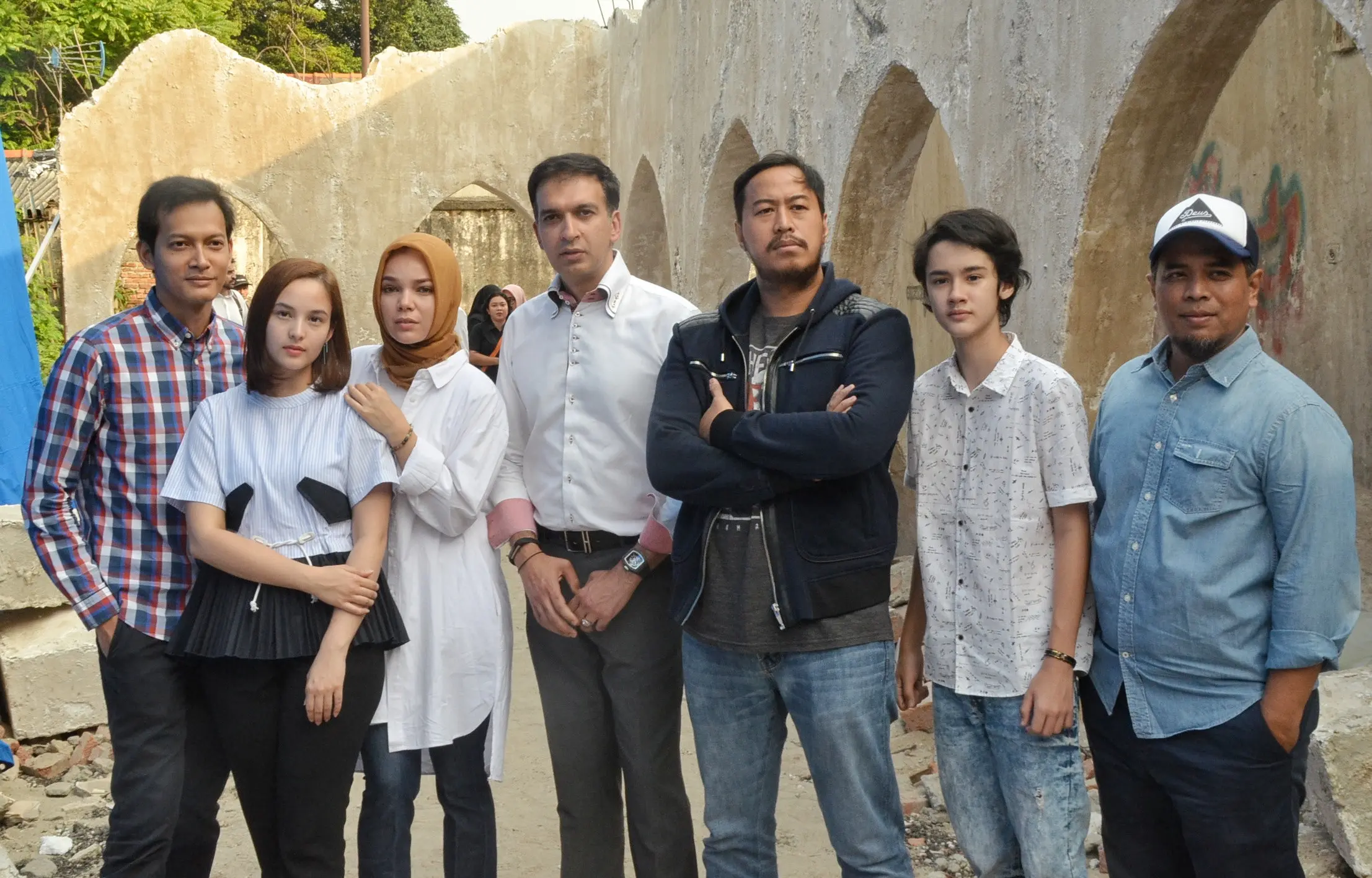 "Karena Keira kan pemain biola yang hebat jadi harus bisa bermain biola. Jadi aku sangat bekerja keras untuk bisa menjadi Keira. Bisa bermain biola selancar mungkin. Karena kan biola tidak gampang," kata Chelsea Islan. (Adrian Putra/Bintang.com)