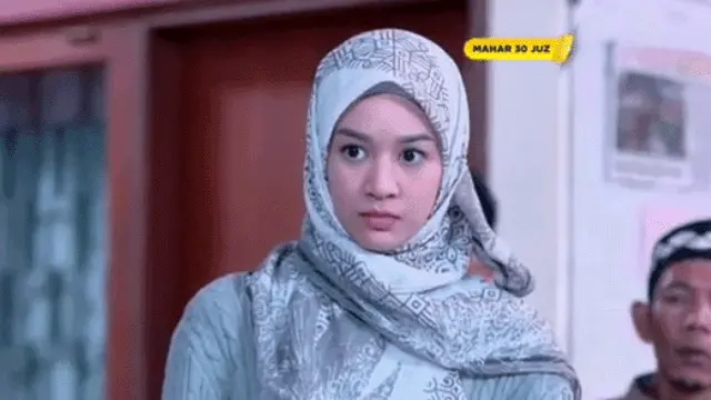 6 Potret Faradilla Yoshi saat Tampil Berhijab, Bikin Pangling