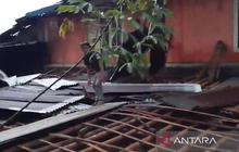 Puting Beliung Banyumas Terjang Desa Kotayasa, Puluhan Rumah Rusak Parah