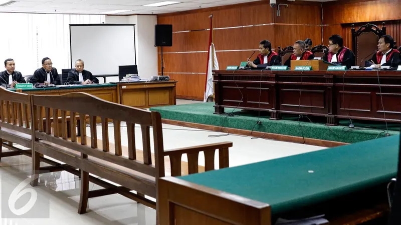 20150820-Sakit, Sidang Perdana OC Kaligis Ditunda-Jakarta