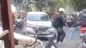 Mobil Ugal-ugalan Tabrak 2 Motor di Kembangan, Polisi Ungkap Kronologinya