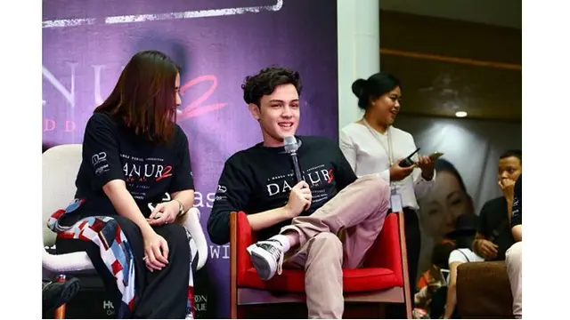 Berkat penampilan dan bakat aktingnya, Shawn Adrian beberapakali terlibat dalam sebuah film dan sinetron.