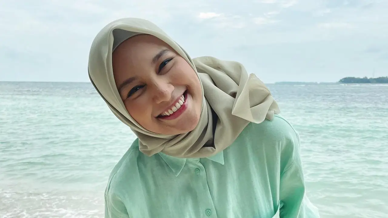 Indah Permatasari berhijab (Instagram/indahpermatas)