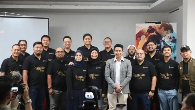 Para pemain dan kru film Satu Hari dengan Ibu.