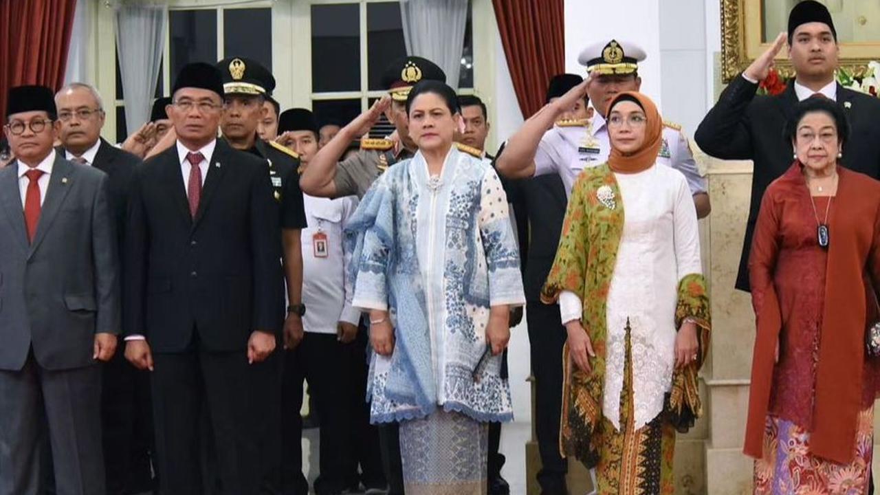 Upacara Pengukuhan Dihadiri Pejabat Tinggi Negara