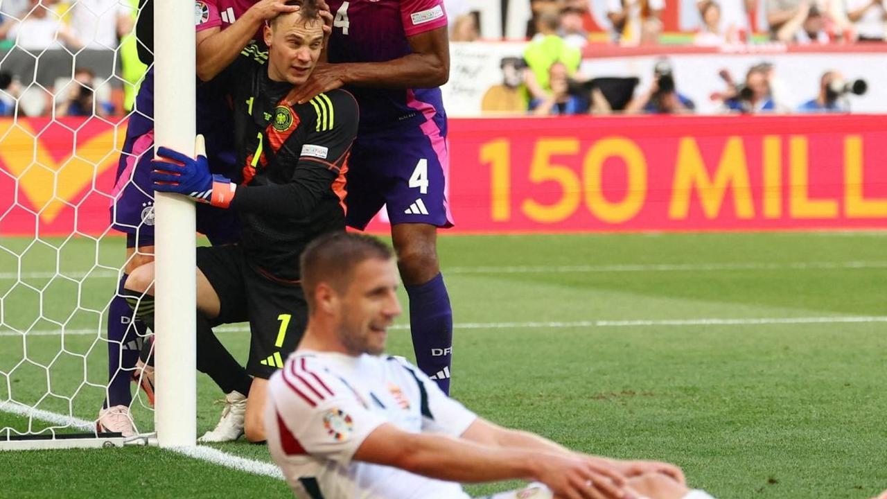 Timnas Jerman berhasil menjadi tim pertama yang lolos ke babak 16 besar Euro 2024 setelah mengalahkan timnas Hungaria dengan skor 2-0. Gol pertama tersebut berkat aksi Jamal Musiala di babak pertama sedangkan gol kedua dicetak oleh Ilkay Gundogan di babak