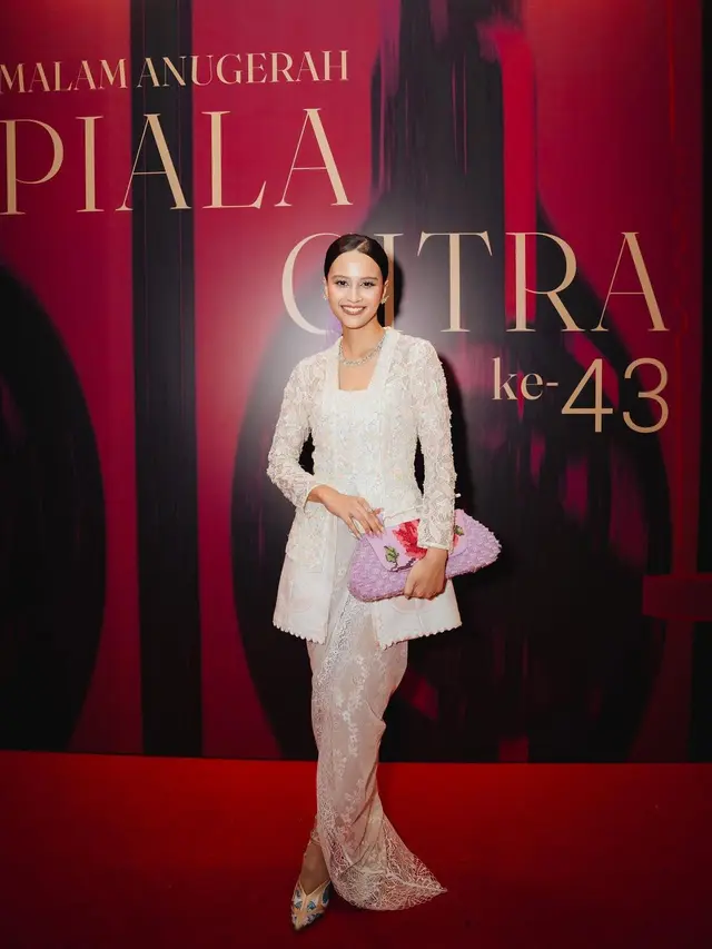 Parade kebaya artis di FFI 2023