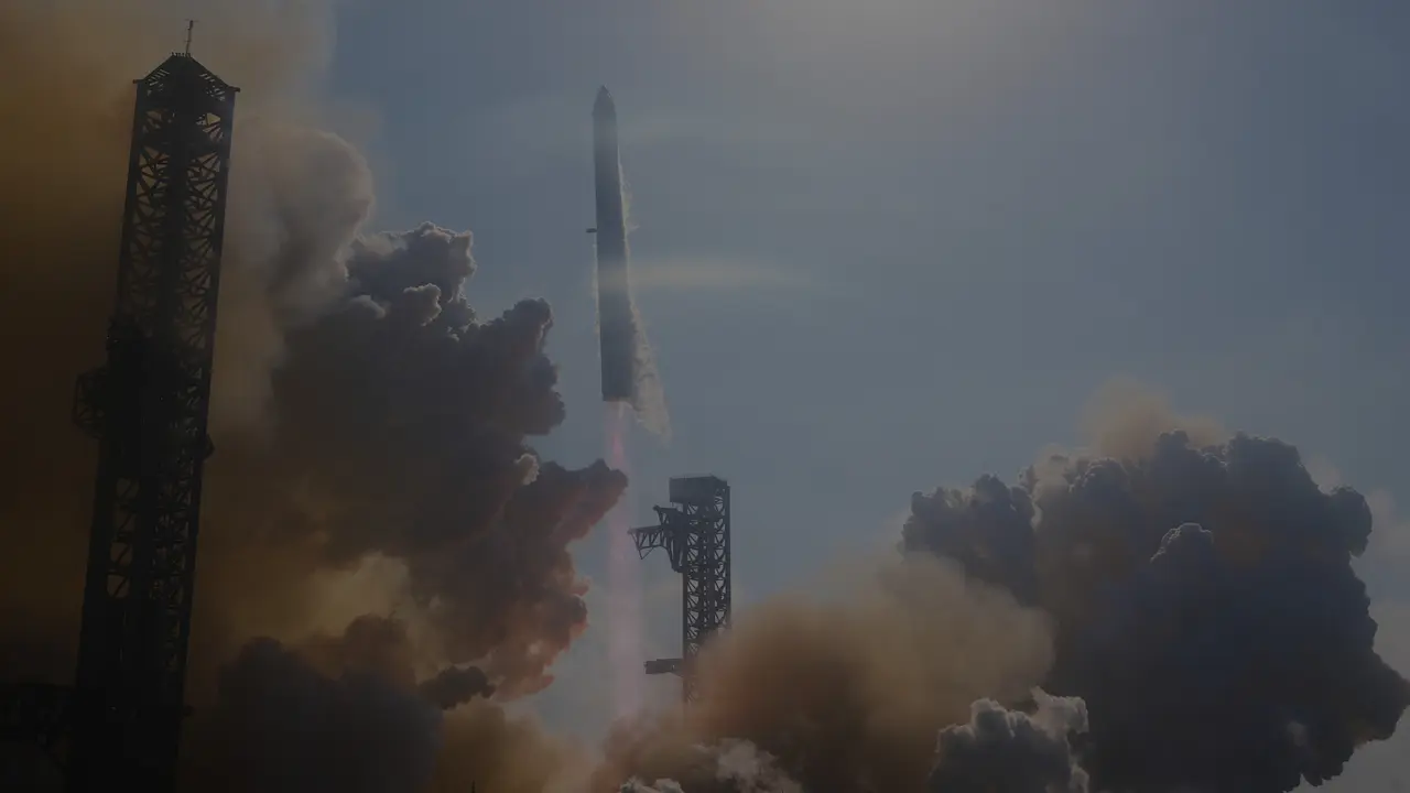 IPO SpaceX Alami Kelebihan Permintaan