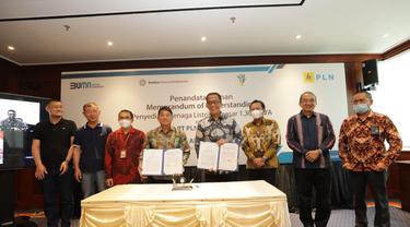 PT PLN (Persero) berkolaborasi dengan PT Bintan Alumina Indonesia (BAI), PLN akan memasok listrik untuk eksplorasi aluminium di Kawasan Ekonomi Khusus (KEK) Galang Batang, Kepulauan Riau