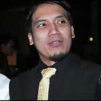 Istri Desta, Natasha Rizki sedang mengandung anak keduanya yang kabarnya berjenis kelamin perempuan lagi. 