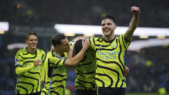 Pemain Arsenal merayakan gol ke gawang Burnley pada lanjutan Liga Inggris