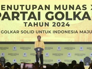 Presiden Joko Widodo (Jokowi) memberi pidato pada penutupan Rapat Pimpinan Nasional (Rapimnas) dan Musyawarah Nasional (Munas) XI Partai Golkar 2024 di Jakarta Convention Center, Rabu (21/8/2024). (Liputan6.com/Herman Zakharia)