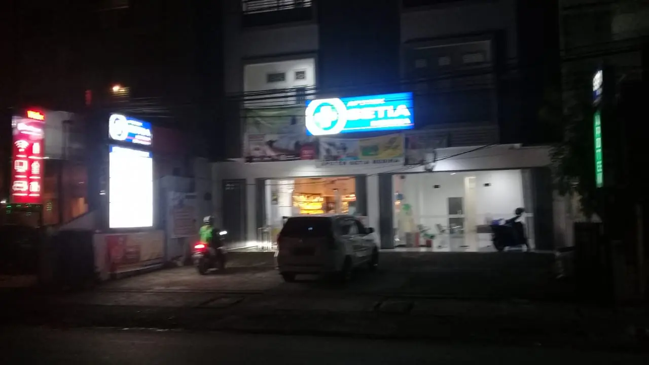 Lokasi praktik dokter yang berada di Kecamatan Sario, Kota Manado, JUmat, 17 April 2020, terlihat sepi.