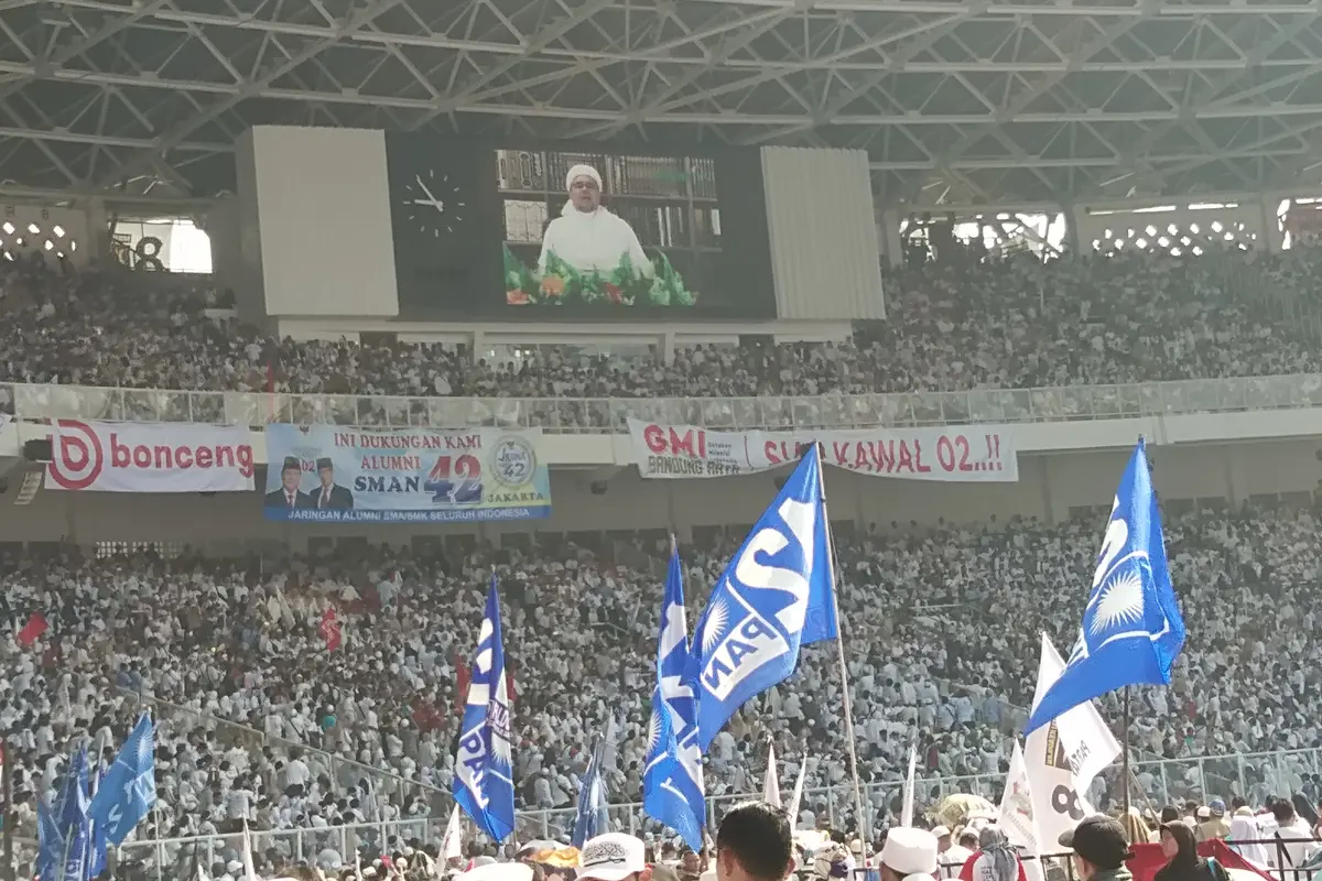 Pimpinan Pembela Islam (FPI) Rizieq Shihab turut menyampaikan arahan di kampanye akbar Prabowo-Sandi. Ini sekaligus menjadi penutup kegiatan yang diselenggarakan di Stadion Gelora Bung Karno, Minggu (4/4/2019).