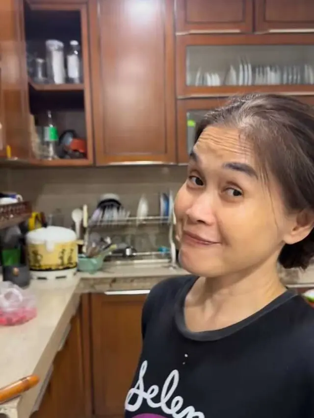 Potret Dapur Rumah Ibunda Lula Lahfah