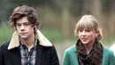 Kisah cinta selanjutnya saat menjalin asmara dengan Harry Styles 'One Direction'. Hingga keduanya resmi bubar (Oktober 2012 hingga Januari 2013), namun pemberitaan mengenai keduanya tak pernah pudar. (Istimewa)