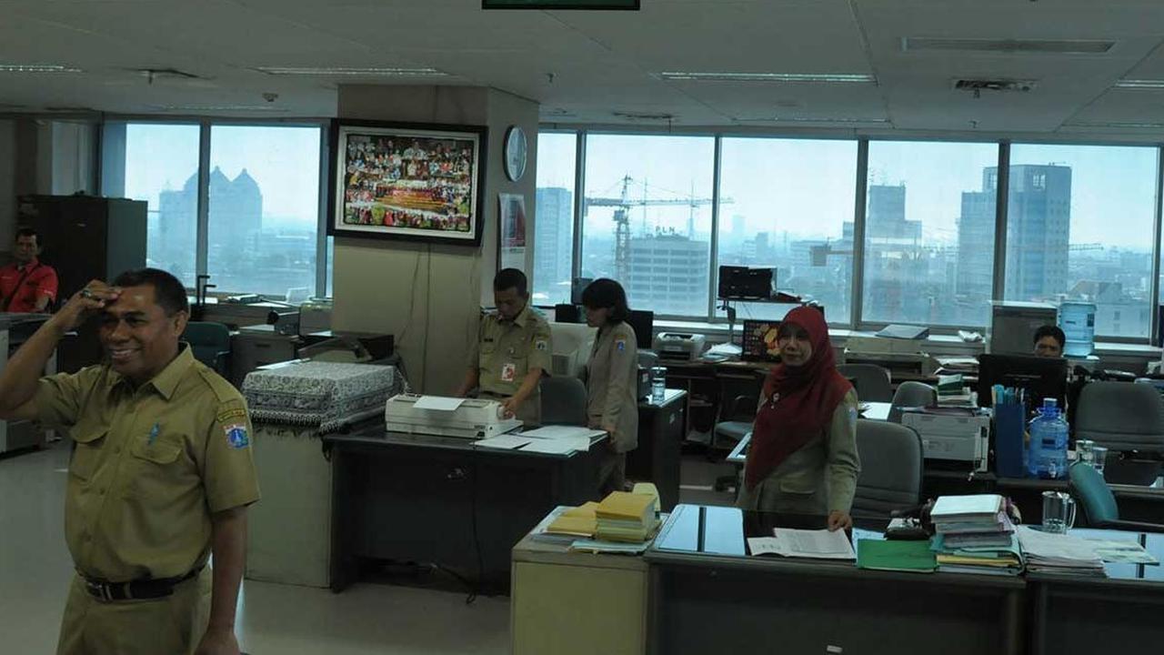 Kepala negara juga menyiapkan sanksi jika tindakan pengangkatan tersebut masih dilakukan. Sanksi tersebut akan merujuk pada peraturan perundang-undangan yang berlaku.