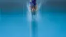 Atlet loncat indah putri Indonesia, Gladies Lariesa Garina saat terjun ke kolam dalam nomor papan 30 meter Indonesia Open Aquatic Championships 2025 (IOAC 2025) di Stadion Akuatik, GBK, Kamis (26/11/2025). (Bola.com/Bagaskara Lazuardi)